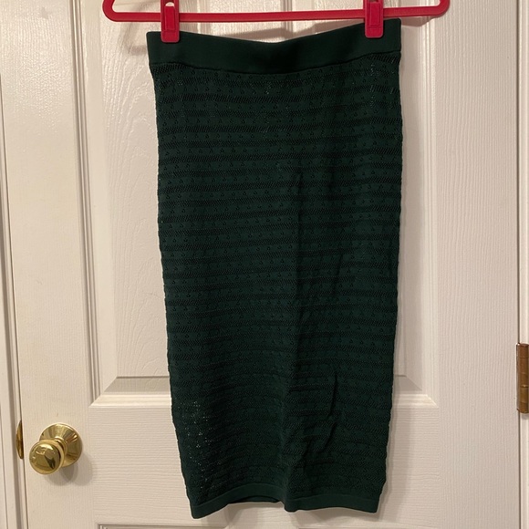 Bebe. Pointelle Midi Skirt. Size Medium 💚 - Picture 9 of 11